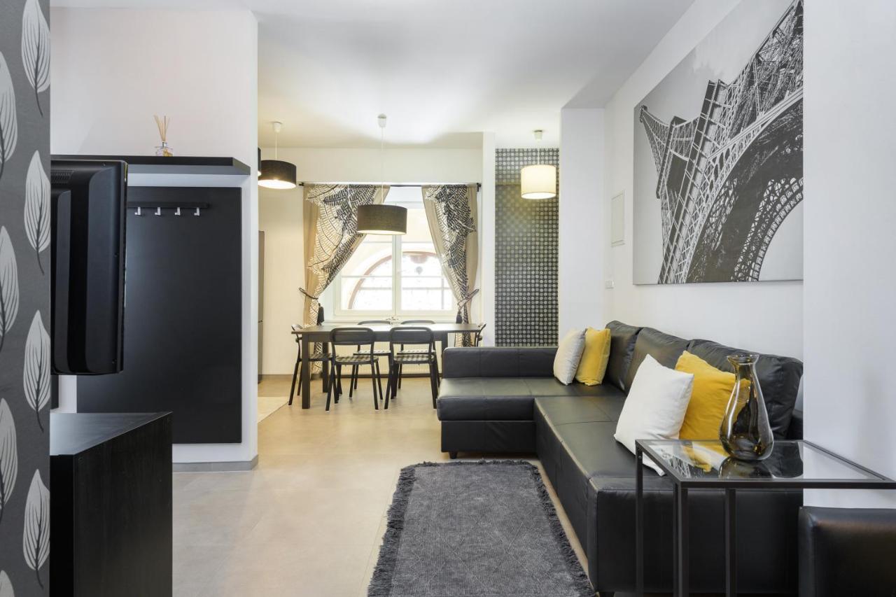 Napoleon Apartment